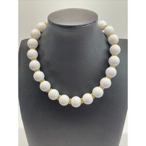 NOS Jennifer Moore White Plastic Lucite Beaded Necklace Vintage Gold Tone AL4.1
